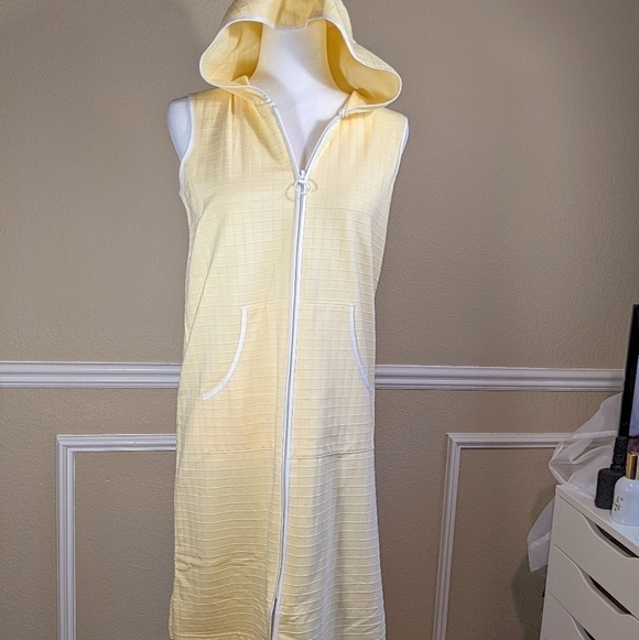 Yellow Cotton Sleeveless Zip Hoodie Robe Erika Taylor - Picture 2 of 9